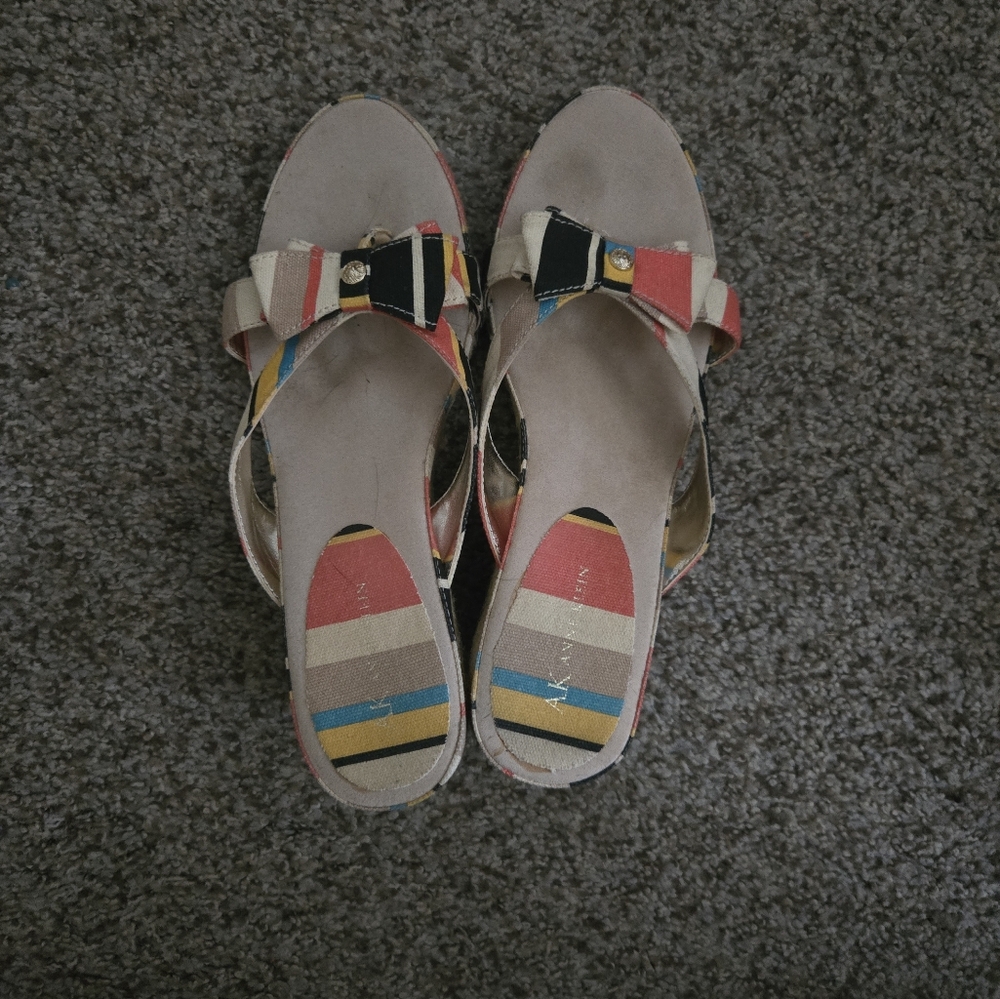 Anne Klein- Striped Canvas- Thong Wedge Sandals- Cute Bow- Size 9.5